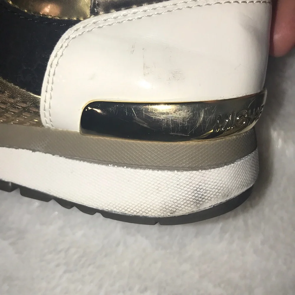 Michael Kors gold blk sneaker size 8-preowned